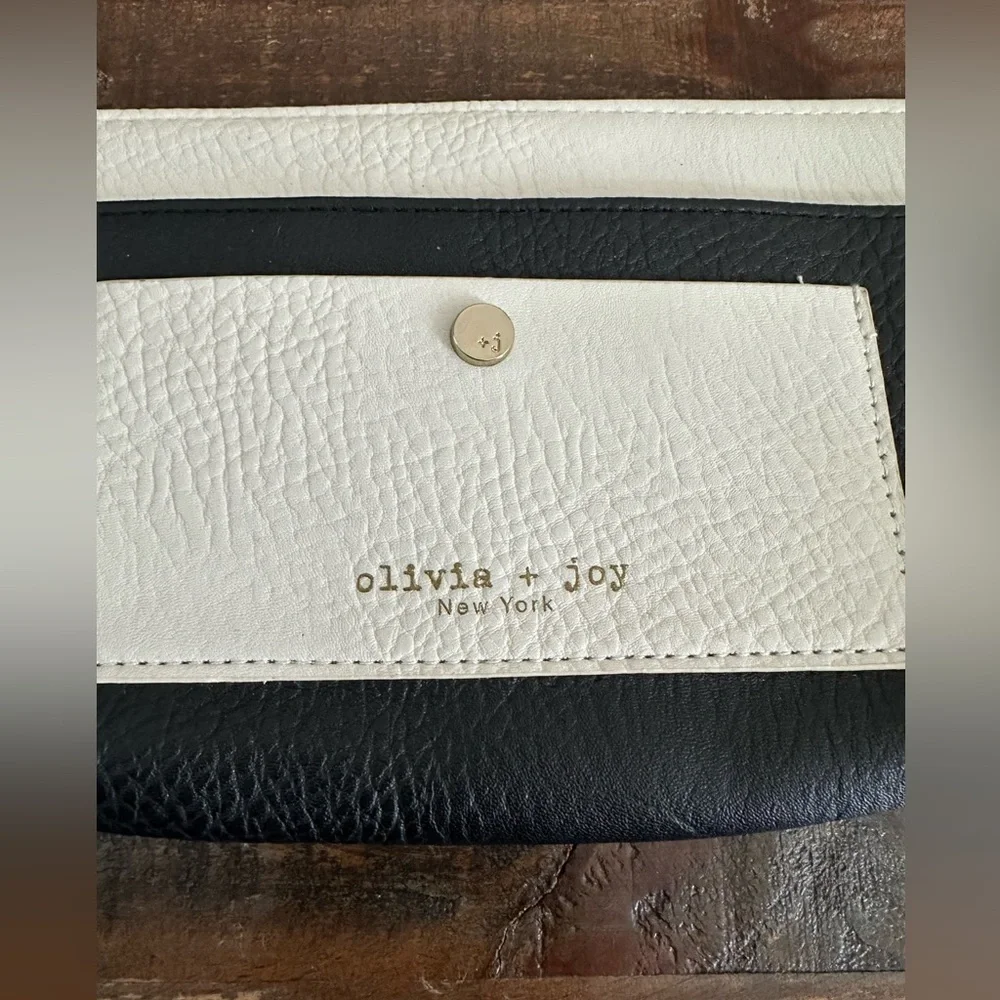 Olivia + Joy Black White Chain Wristlet Zip Clutch Handbag